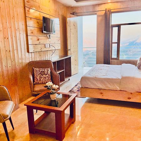 Hotel Classic Crown - #Scenic Mountain View #Open Terrace #Parking #Premium Rooms With Balcony #Guest Preferred #Best Selling Hotel In Mussoorie Dış mekan fotoğraf
