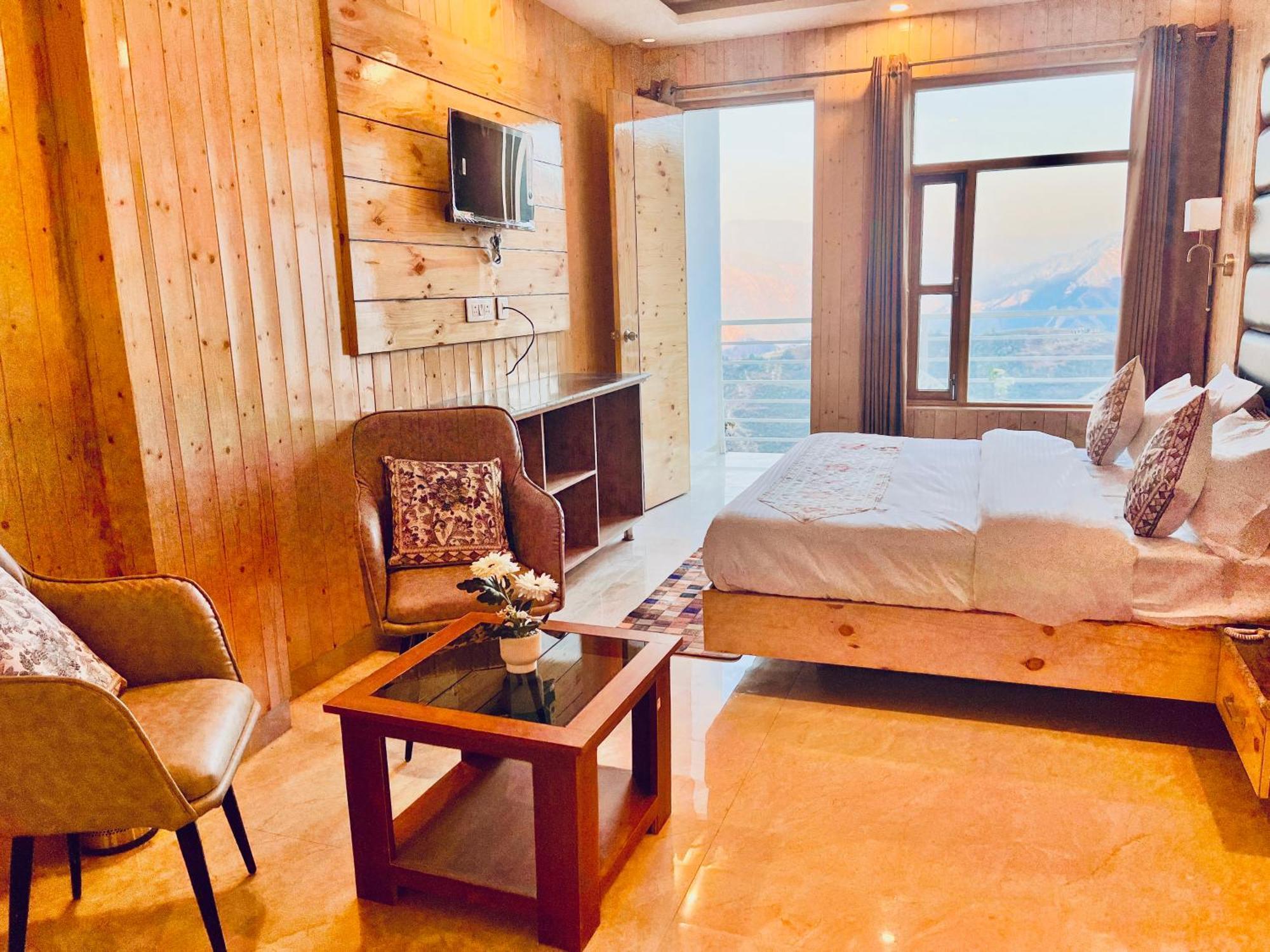 Hotel Classic Crown - #Scenic Mountain View #Open Terrace #Parking #Premium Rooms With Balcony #Guest Preferred #Best Selling Hotel In Mussoorie Dış mekan fotoğraf
