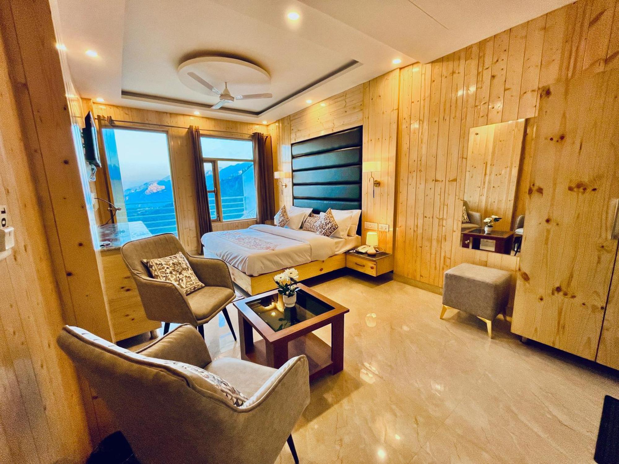 Hotel Classic Crown - #Scenic Mountain View #Open Terrace #Parking #Premium Rooms With Balcony #Guest Preferred #Best Selling Hotel In Mussoorie Dış mekan fotoğraf