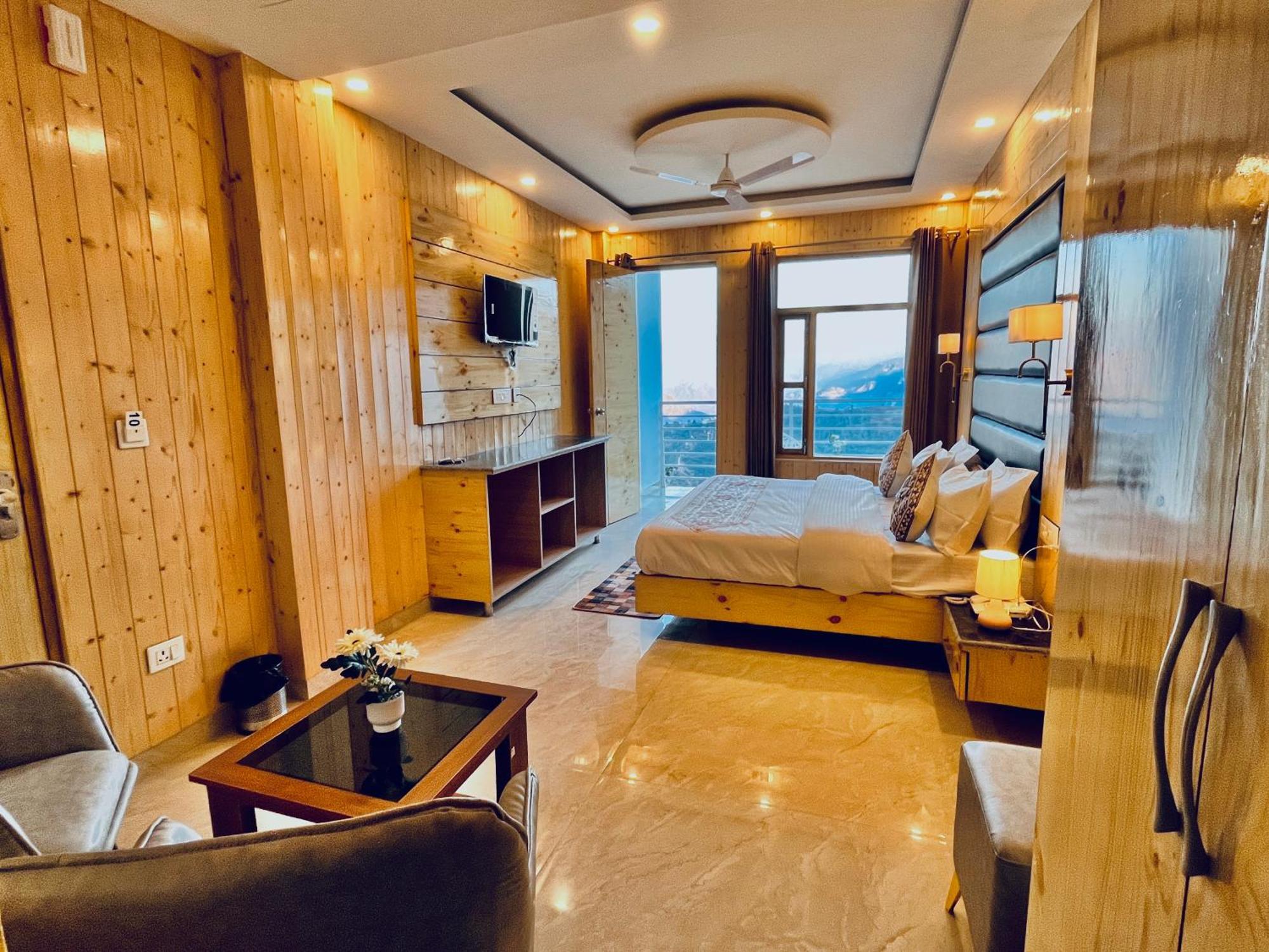Hotel Classic Crown - #Scenic Mountain View #Open Terrace #Parking #Premium Rooms With Balcony #Guest Preferred #Best Selling Hotel In Mussoorie Dış mekan fotoğraf