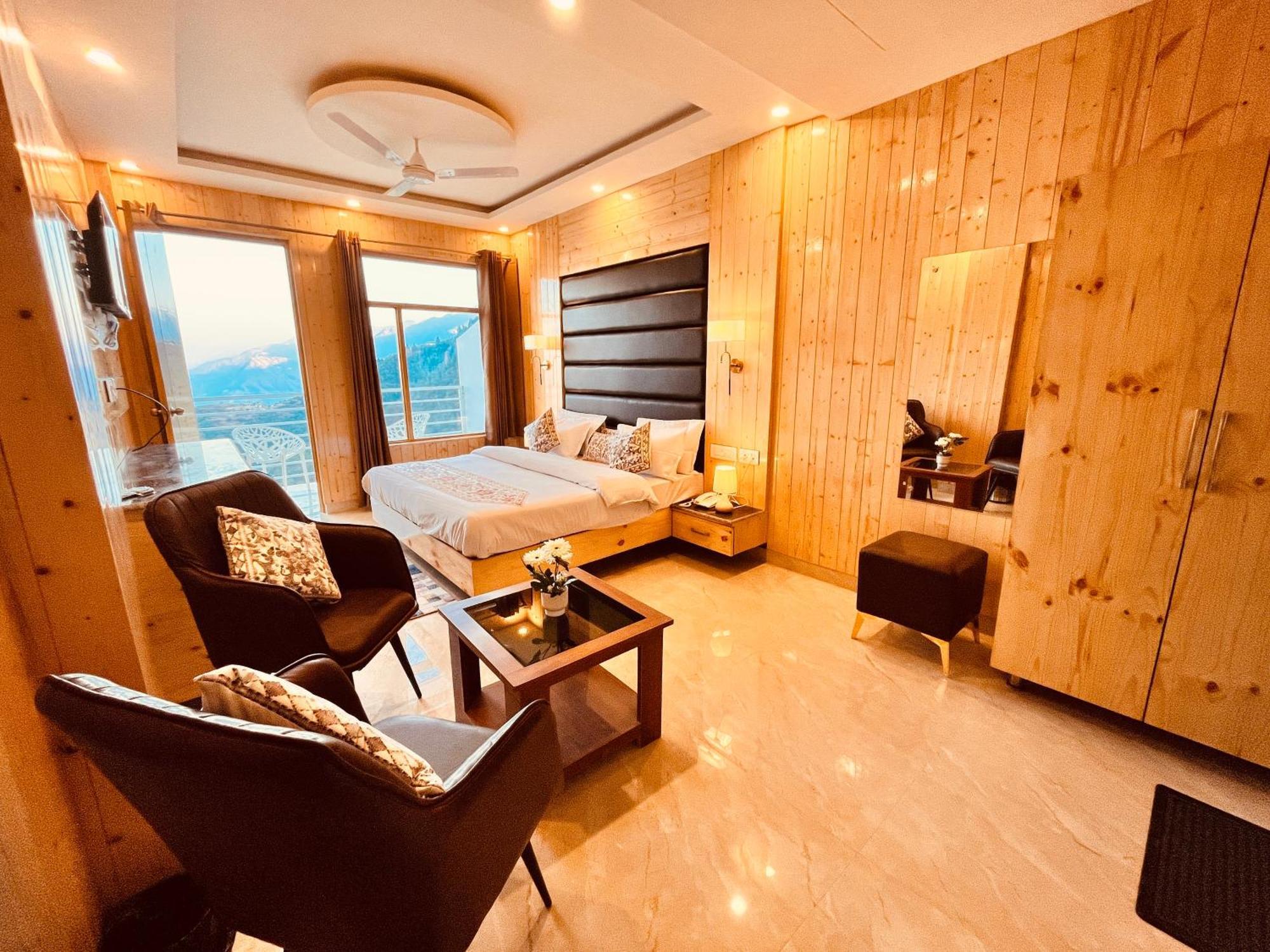 Hotel Classic Crown - #Scenic Mountain View #Open Terrace #Parking #Premium Rooms With Balcony #Guest Preferred #Best Selling Hotel In Mussoorie Dış mekan fotoğraf