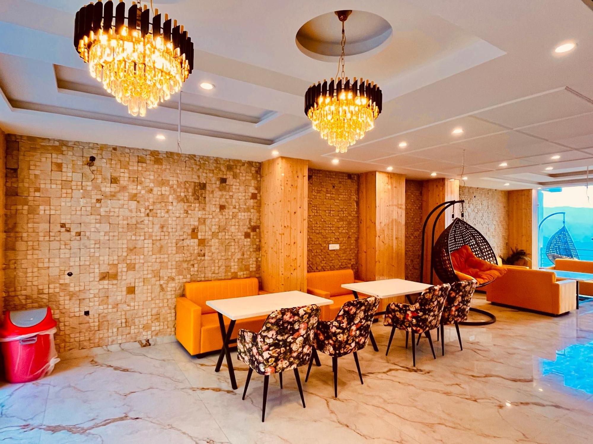 Hotel Classic Crown - #Scenic Mountain View #Open Terrace #Parking #Premium Rooms With Balcony #Guest Preferred #Best Selling Hotel In Mussoorie Dış mekan fotoğraf