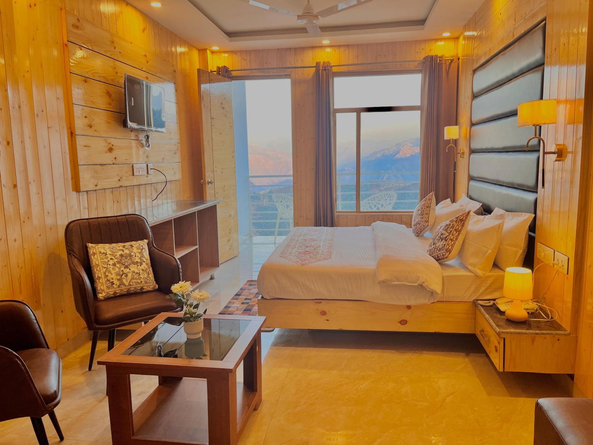 Hotel Classic Crown - #Scenic Mountain View #Open Terrace #Parking #Premium Rooms With Balcony #Guest Preferred #Best Selling Hotel In Mussoorie Dış mekan fotoğraf